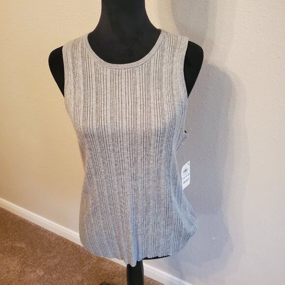On 34TH Women's Ribbed Trim Sleeveless Crew Neck Tank Top Size 2XXL. - Picture 2 of 12